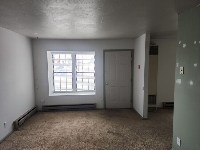 Building Photo - 171 College Way