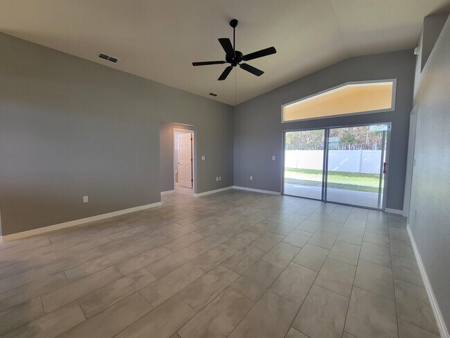 Building Photo - 800 Overlook Dr