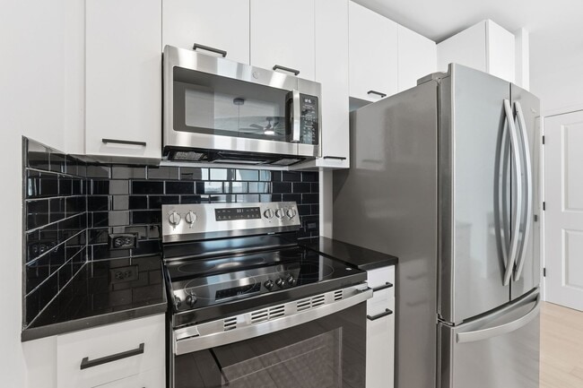 Building Photo - Sought after 1 bedroom on the 29TH FLOOR in the heart of Buckhead!