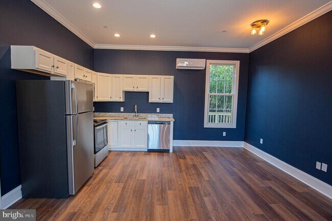 Building Photo - 106 Colonial Ct