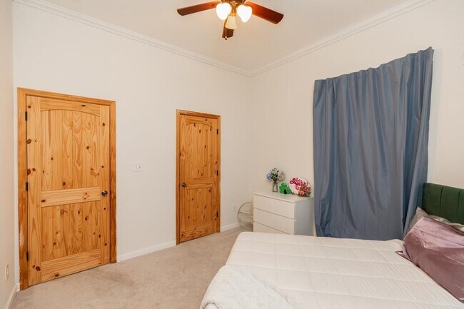 Building Photo - 6805 Aquarius