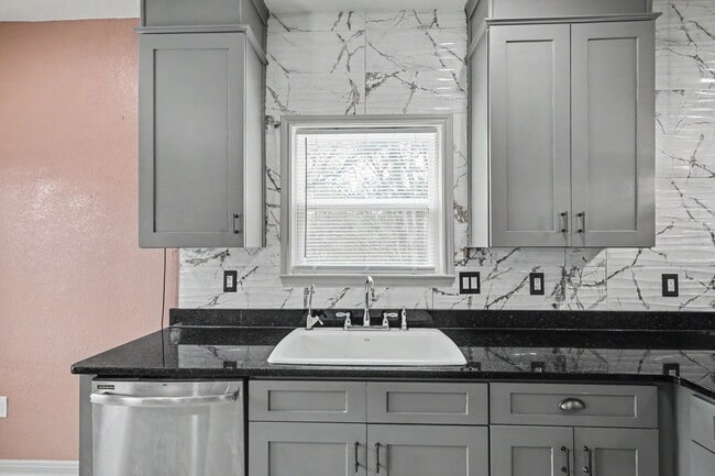 Building Photo - Flexible Move-in Options Available To Help Reduce Upfront Costs for Qualified Tenants. Private 2 ...