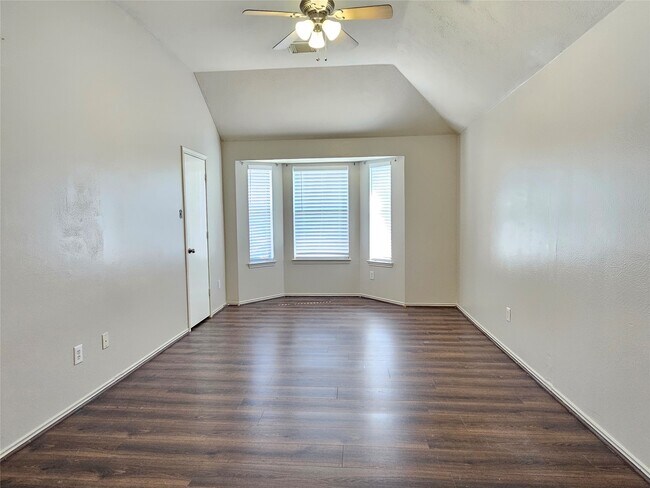 Building Photo - 9119 Regents Cove Ct