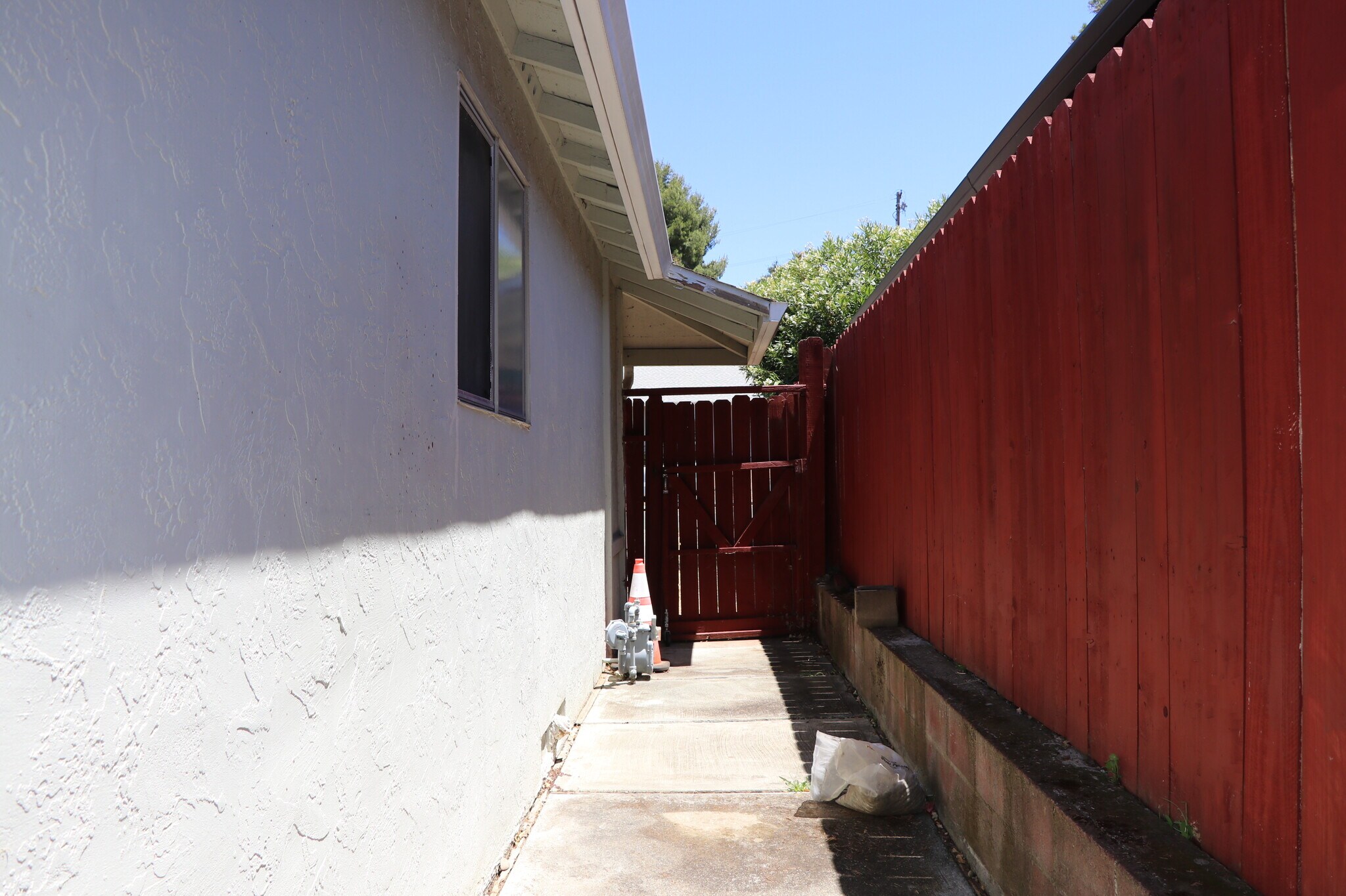 Building Photo - 335 Rollingwood Dr