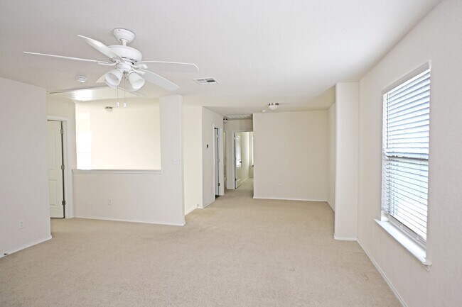 Building Photo - 138 Buttercup Bnd
