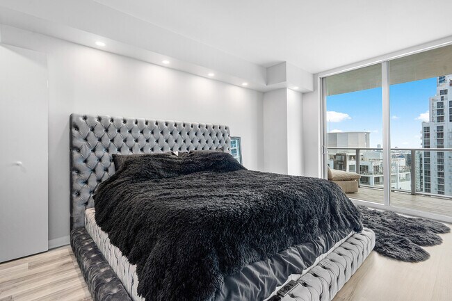 Building Photo - 1100 S Miami Ave