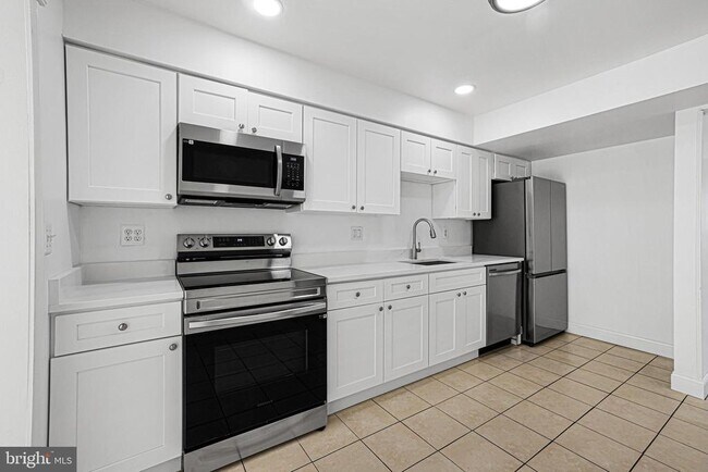 Building Photo - 1134 Providence Ct