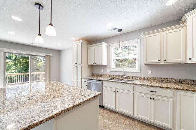 Building Photo - 7416 Rosedown Dr
