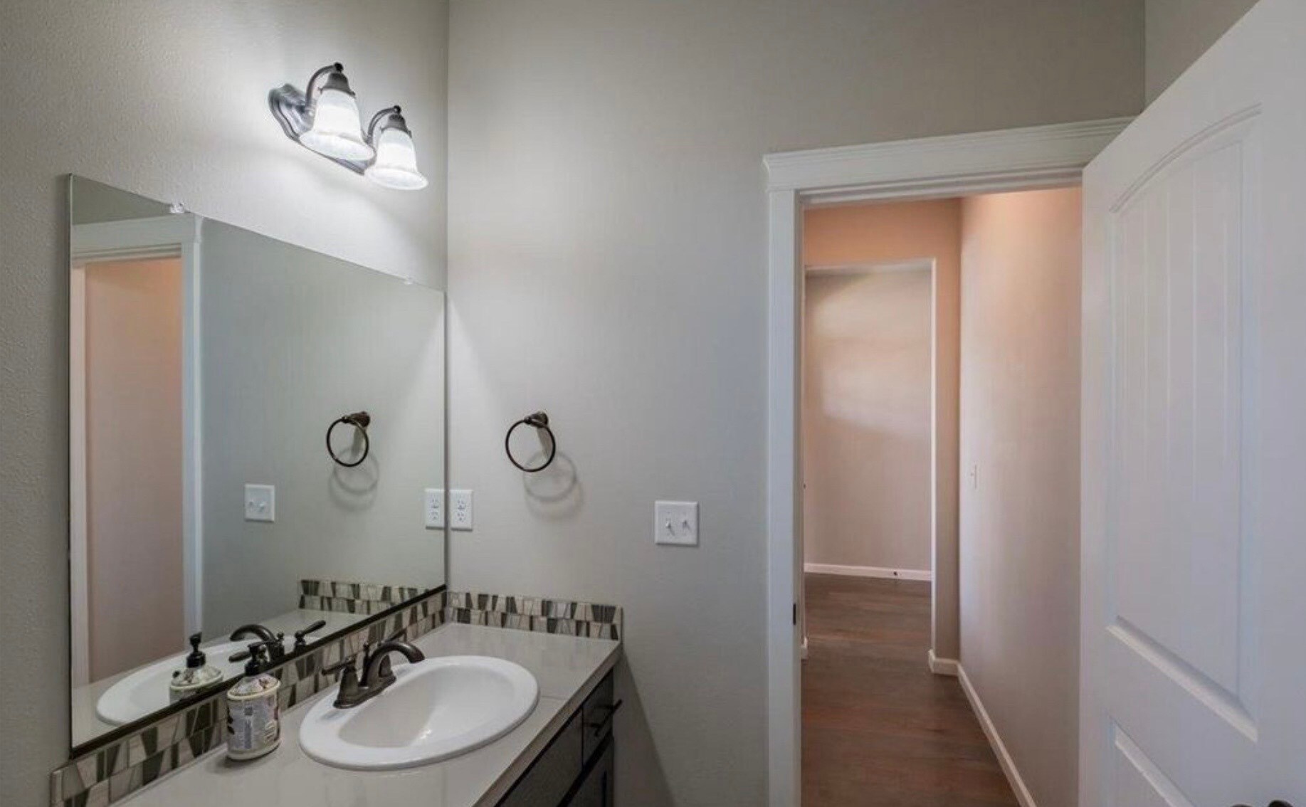 Building Photo - 4164 Sagecrest Dr NE