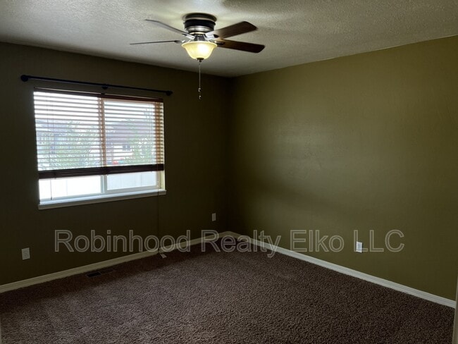 Building Photo - 214 Brookwood Dr