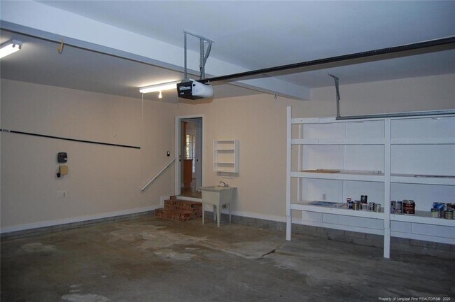 Building Photo - 1165 Greenbriar Dr
