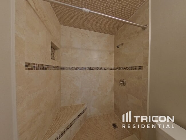 Building Photo - 577 Whittingham Pl