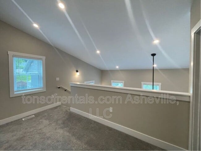 Building Photo - 77 East St