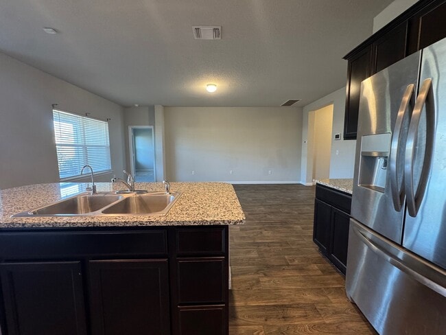 Building Photo - 407 Marimoor Dr