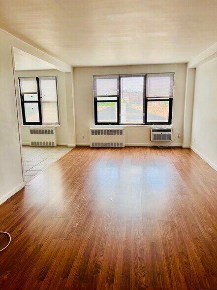 Building Photo - 47 Davis Ave
