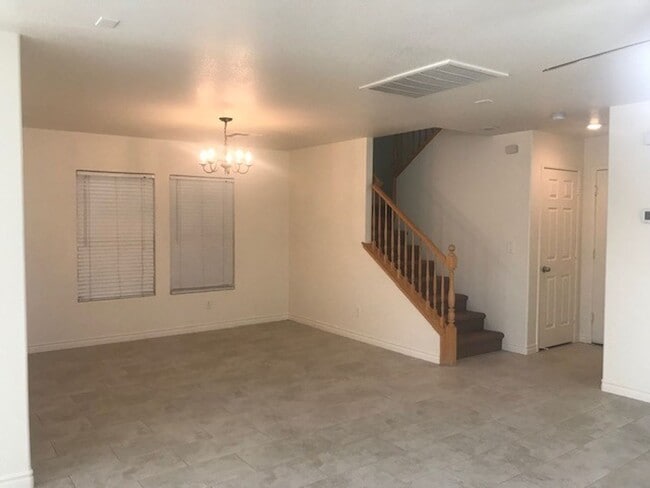 Building Photo - 5 Bedroom House! Great Room living space d...