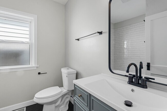 Building Photo - 5335 Pattison Ave