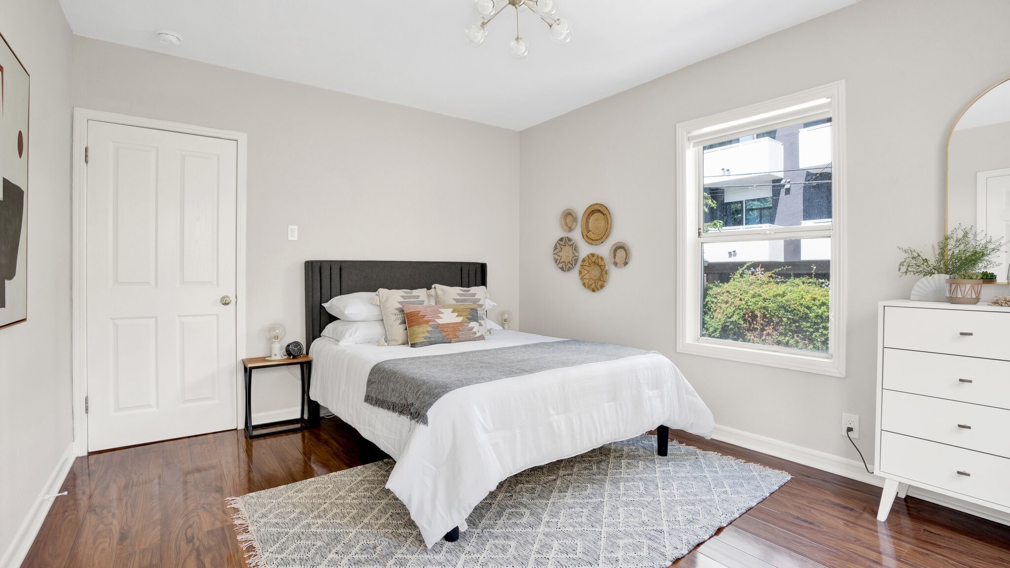 Building Photo - 724 Gramercy Dr