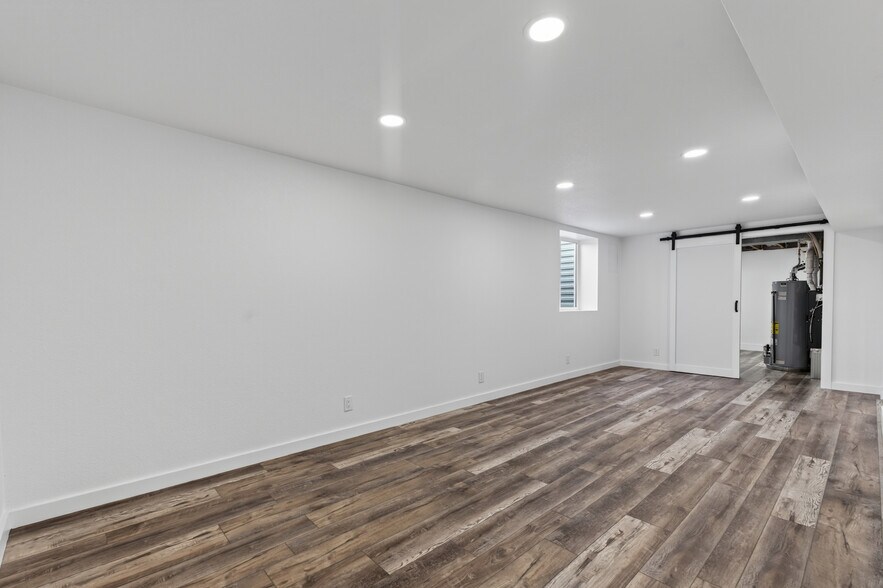 Building Photo - 8596 Sheridan Ct