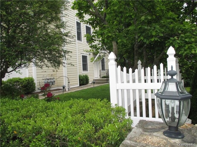 Building Photo - 29 Carpenter Ave