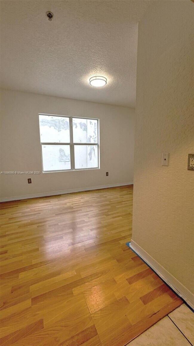 Building Photo - 7326 Collins Ave