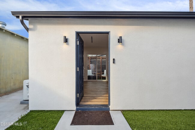 Building Photo - 3976 McLaughlin Ave