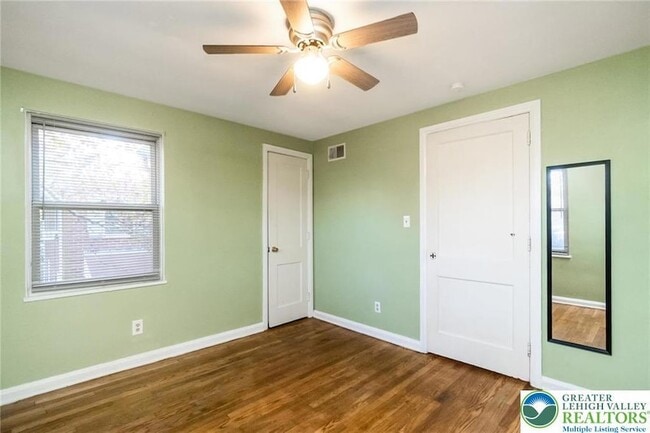 Building Photo - 240 Palmer St