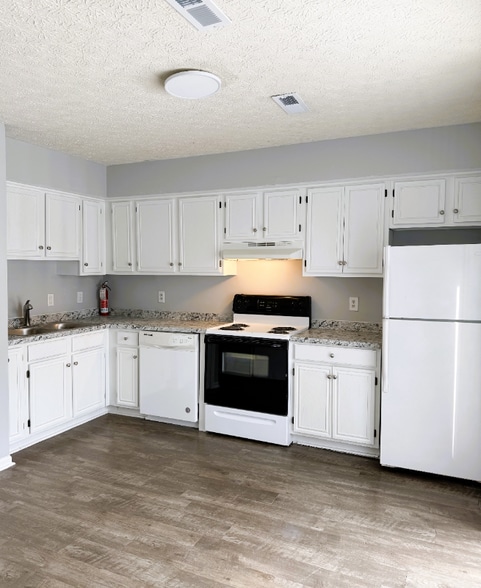 Building Photo - 27 Duiguid Dr