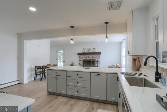 Building Photo - 137 Apple Ln