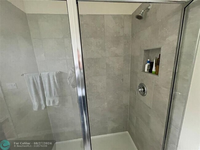 Building Photo - 2127 Appleton Cir S