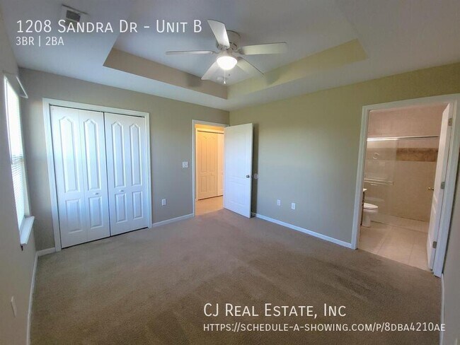 Building Photo - 1208 Sandra Dr