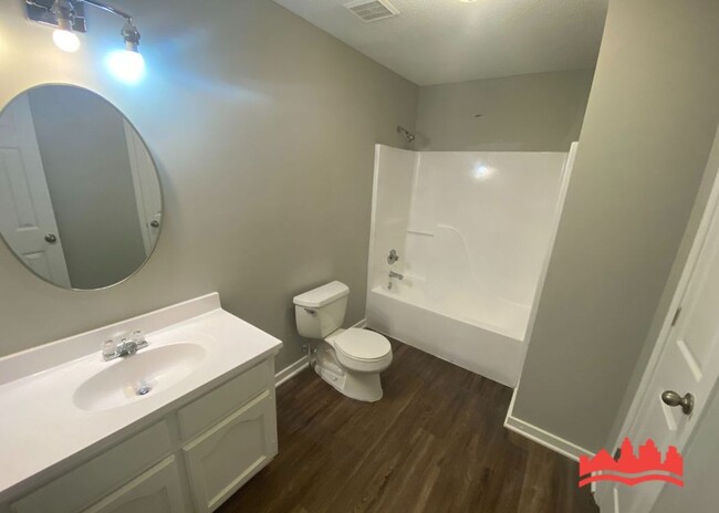 Building Photo - 7113 Tudor Ln