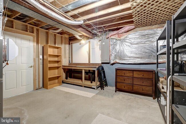 Building Photo - 47001 Smithwood Ct