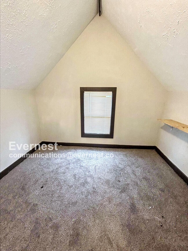 Building Photo - 3114 E 98th St