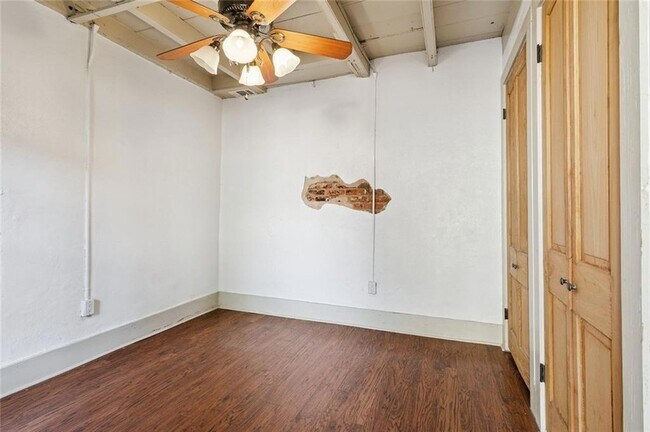 Building Photo - 1112 Royal St