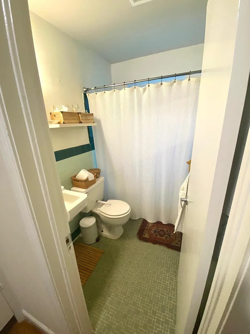 Full bathroom with tub - 230 Pine Needle Rd