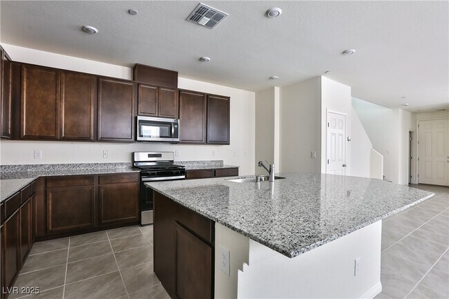 Building Photo - 3464 Covilha Ln