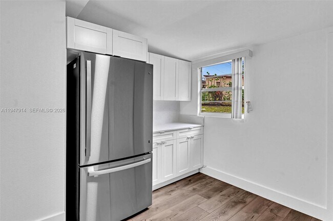 Building Photo - 2636 SW 29th Ct