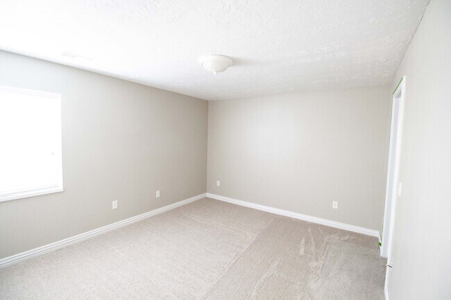 Building Photo - 8236 Pin Oak Dr