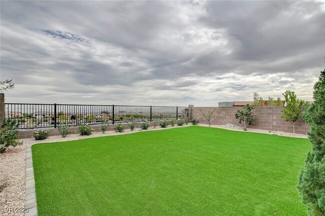 Building Photo - 318 Wind Poppy St