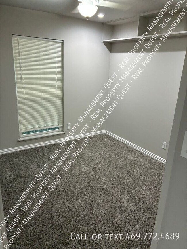 Building Photo - 802 Netherland Dr