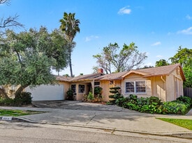 Building Photo - 4413 Canoga Dr