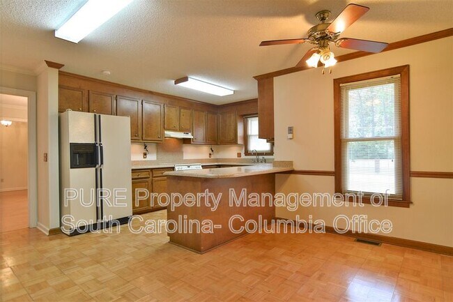 Building Photo - 517 Sparkleberry Ln