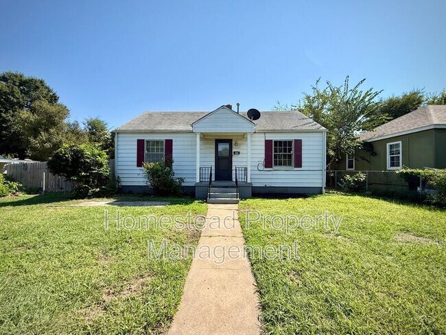 Building Photo - 3800 NW 27th St