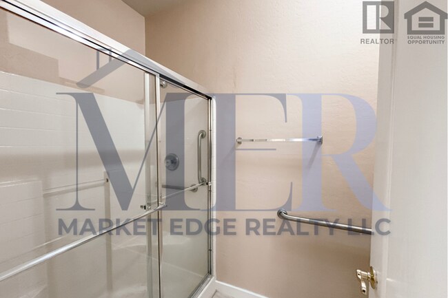 Building Photo - 2Bed/2Bath Patio Home in 55+ Community in ...
