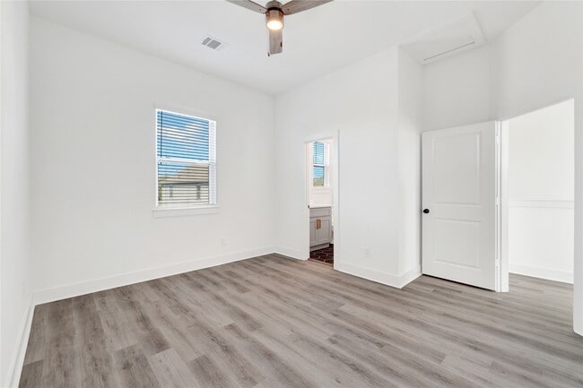 Building Photo - 4604 Indie Hts Ln