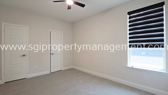 Building Photo - 10870 Grayhead Dr