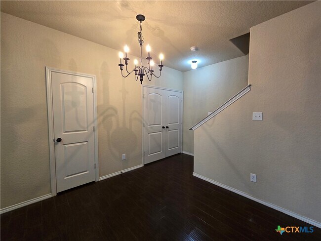 Building Photo - 294 Rosalie Dr