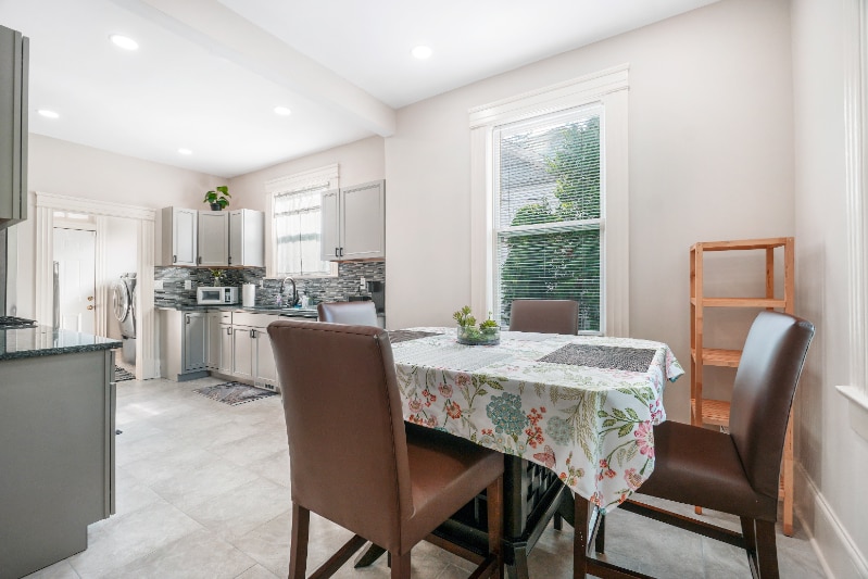 Building Photo - 146 E Fairview Ave