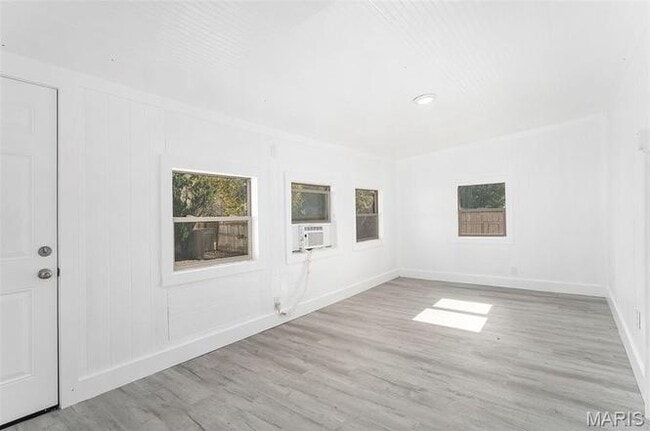 Building Photo - 2109 S 3rd St